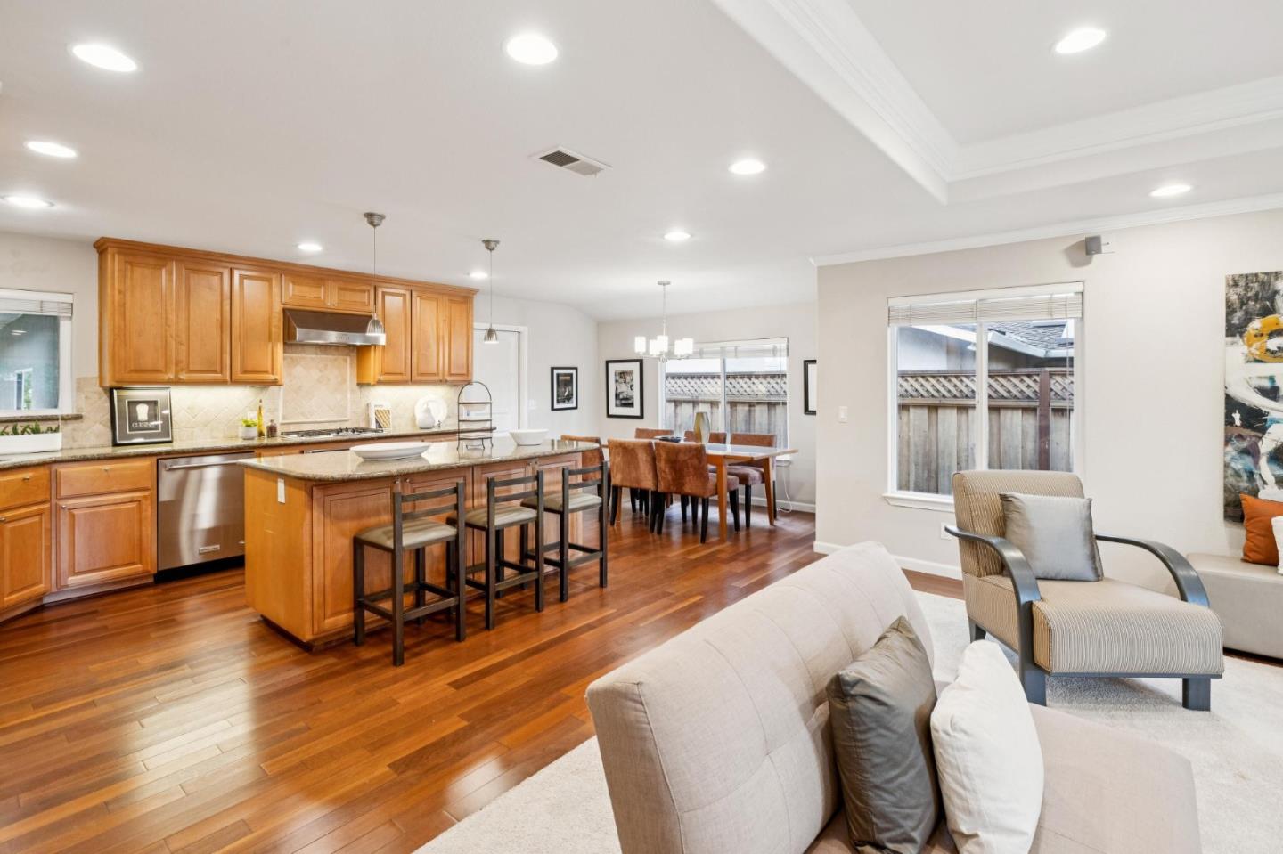 Detail Gallery Image 10 of 38 For 5530 Laura Dr, San Jose,  CA 95124 - 3 Beds | 2 Baths