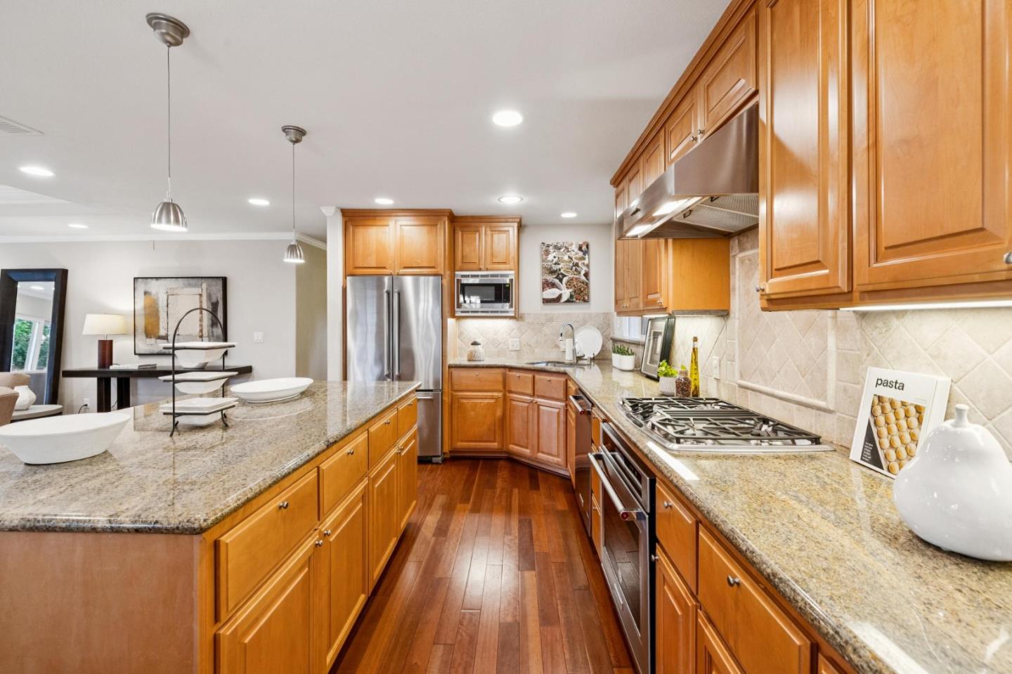 Detail Gallery Image 12 of 38 For 5530 Laura Dr, San Jose,  CA 95124 - 3 Beds | 2 Baths