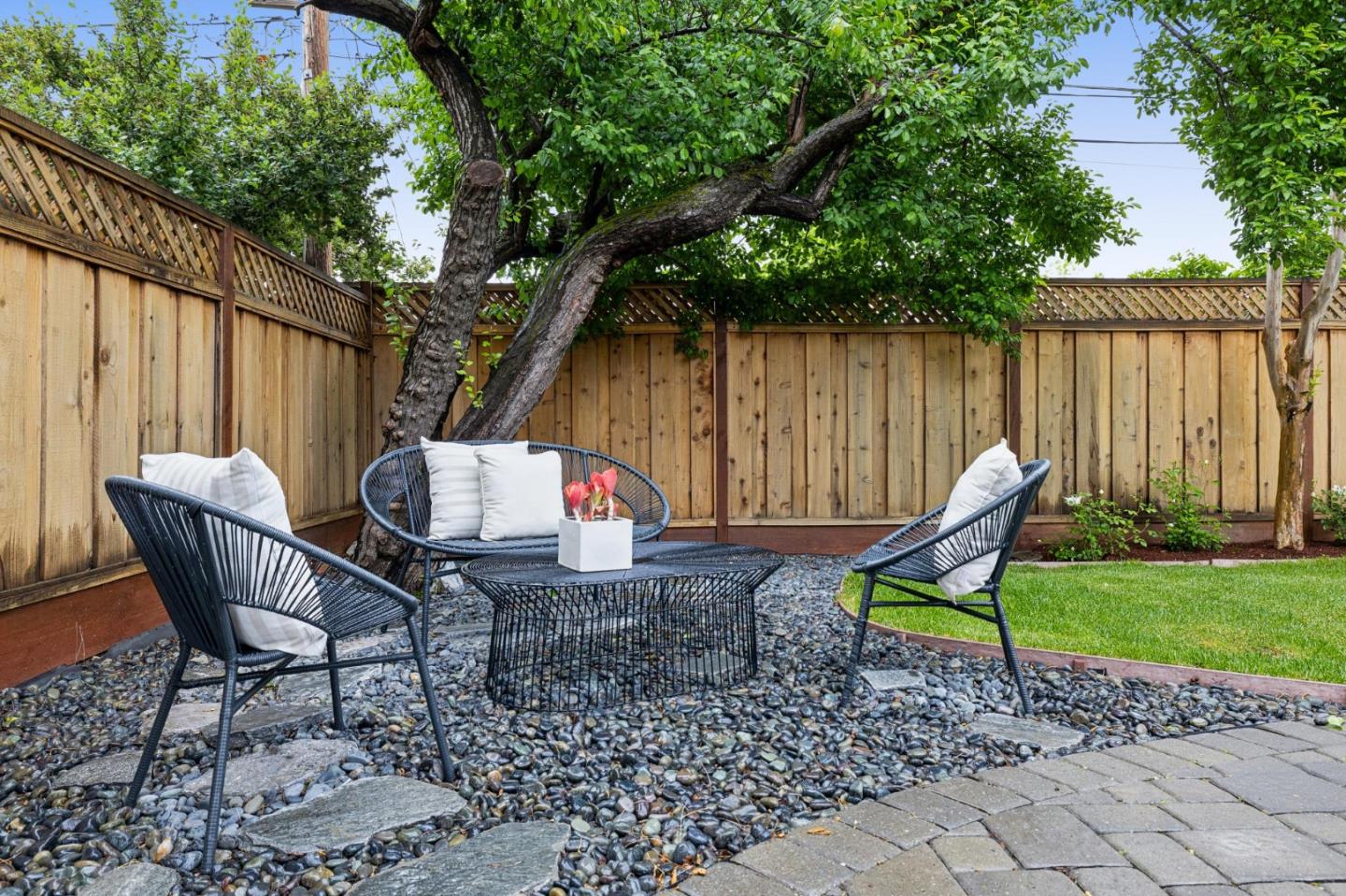 Detail Gallery Image 35 of 38 For 5530 Laura Dr, San Jose,  CA 95124 - 3 Beds | 2 Baths