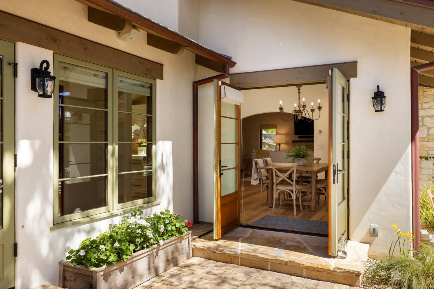 Detail Gallery Image 11 of 32 For 0 Nw Santa Rita & 2nd St, Carmel,  CA 93923 - 3 Beds | 3/1 Baths