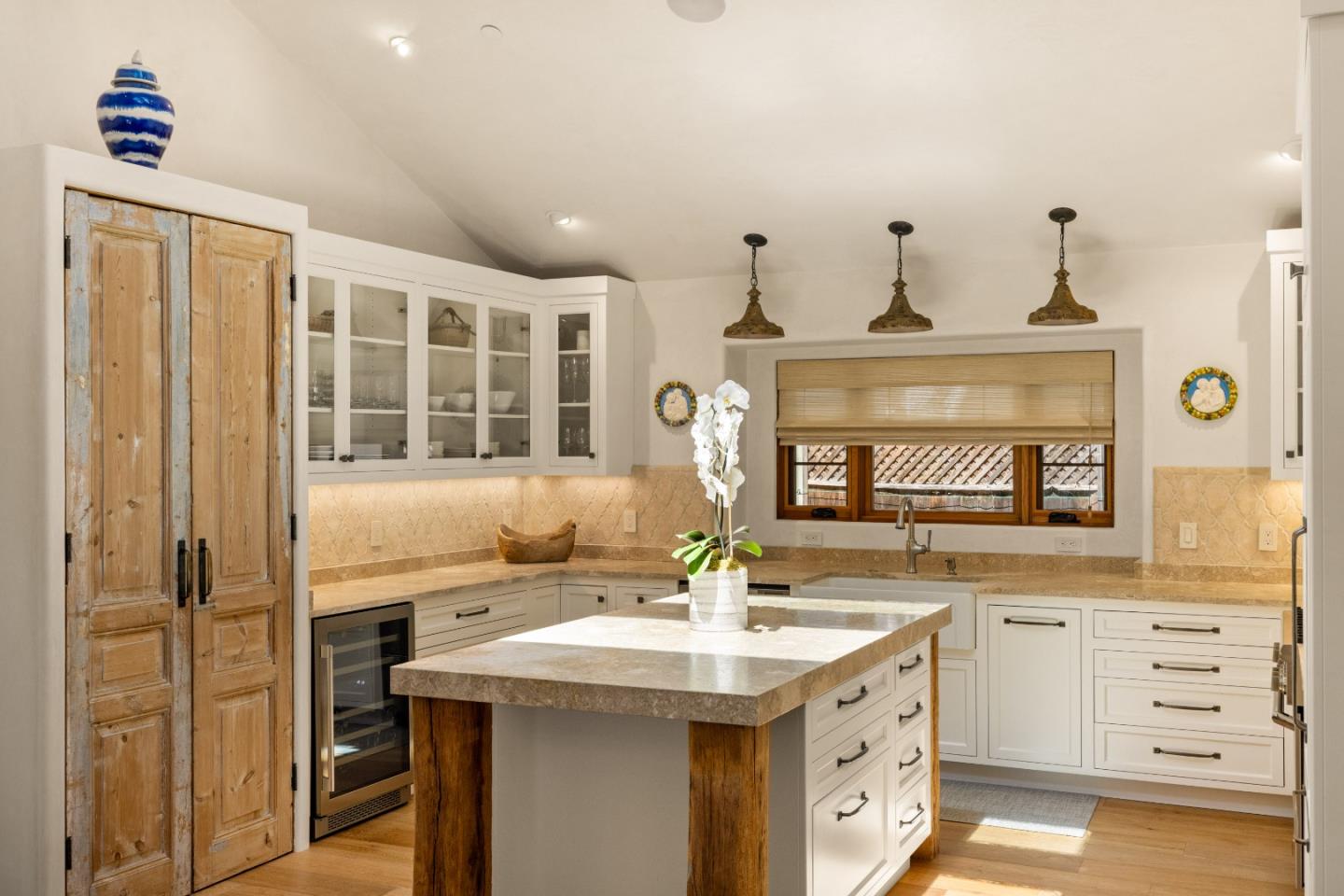 Detail Gallery Image 7 of 32 For 0 Nw Santa Rita & 2nd St, Carmel,  CA 93923 - 3 Beds | 3/1 Baths