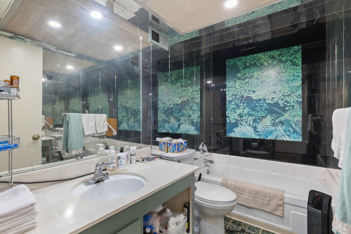 Detail Gallery Image 9 of 16 For 1022 E Evelyn Ave, Sunnyvale,  CA 94086 - 3 Beds | 2 Baths