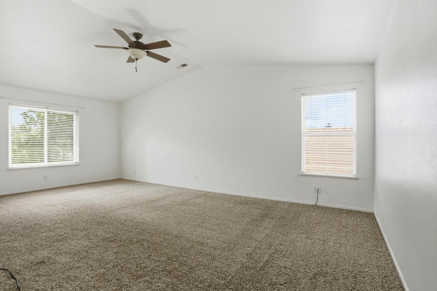 Detail Gallery Image 21 of 31 For 2592 Glenview Dr, Hollister,  CA 95023 - 4 Beds | 2/1 Baths