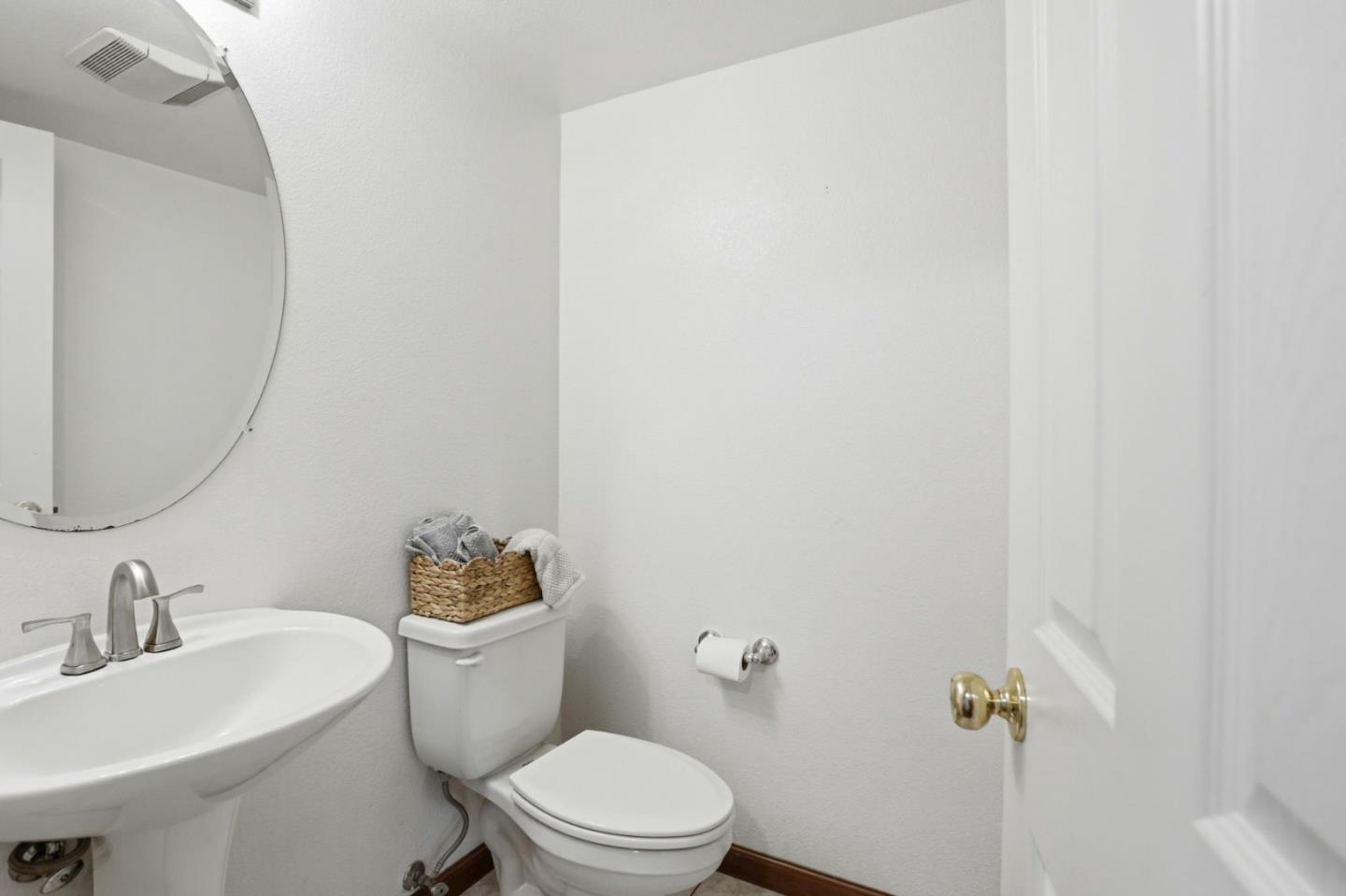 Detail Gallery Image 25 of 31 For 2592 Glenview Dr, Hollister,  CA 95023 - 4 Beds | 2/1 Baths