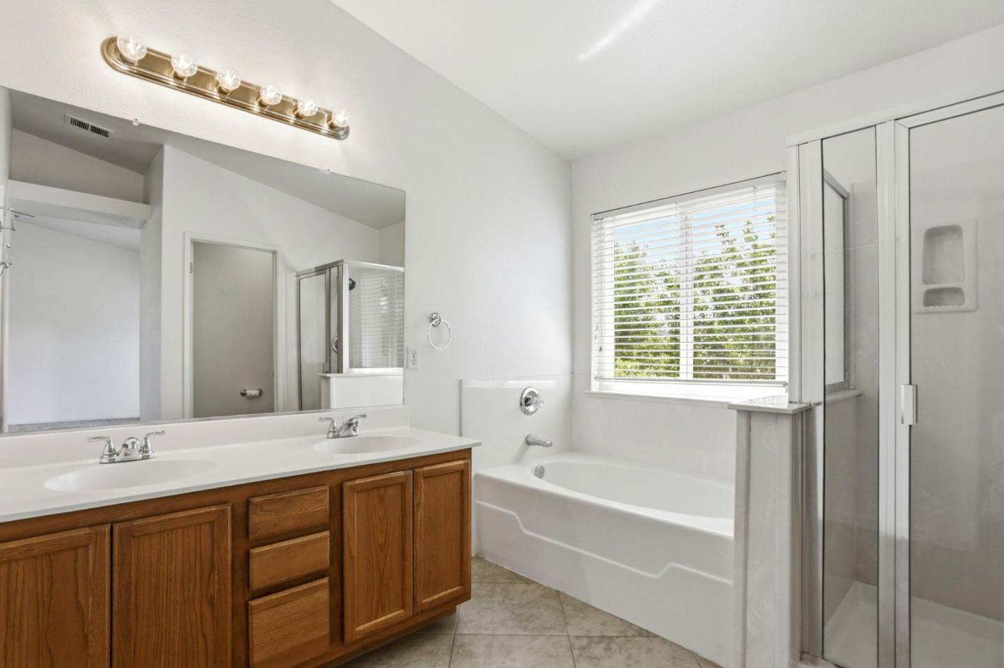 Detail Gallery Image 26 of 31 For 2592 Glenview Dr, Hollister,  CA 95023 - 4 Beds | 2/1 Baths