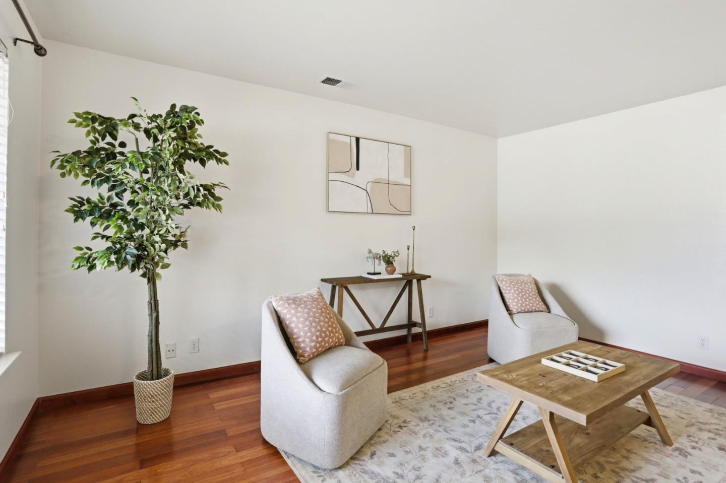 Detail Gallery Image 4 of 31 For 2592 Glenview Dr, Hollister,  CA 95023 - 4 Beds | 2/1 Baths