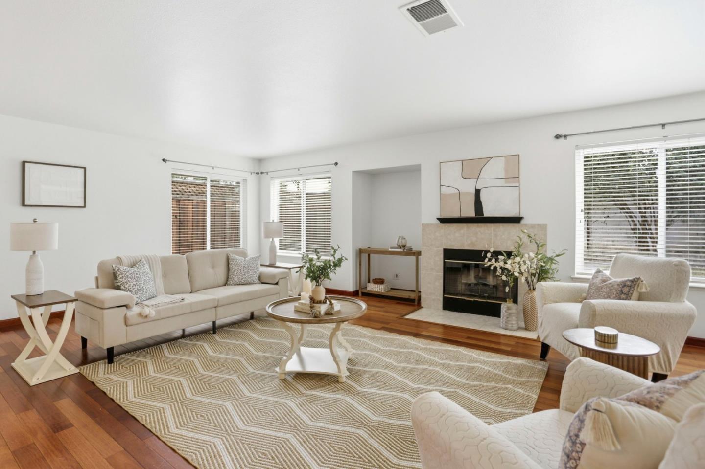 Detail Gallery Image 6 of 31 For 2592 Glenview Dr, Hollister,  CA 95023 - 4 Beds | 2/1 Baths