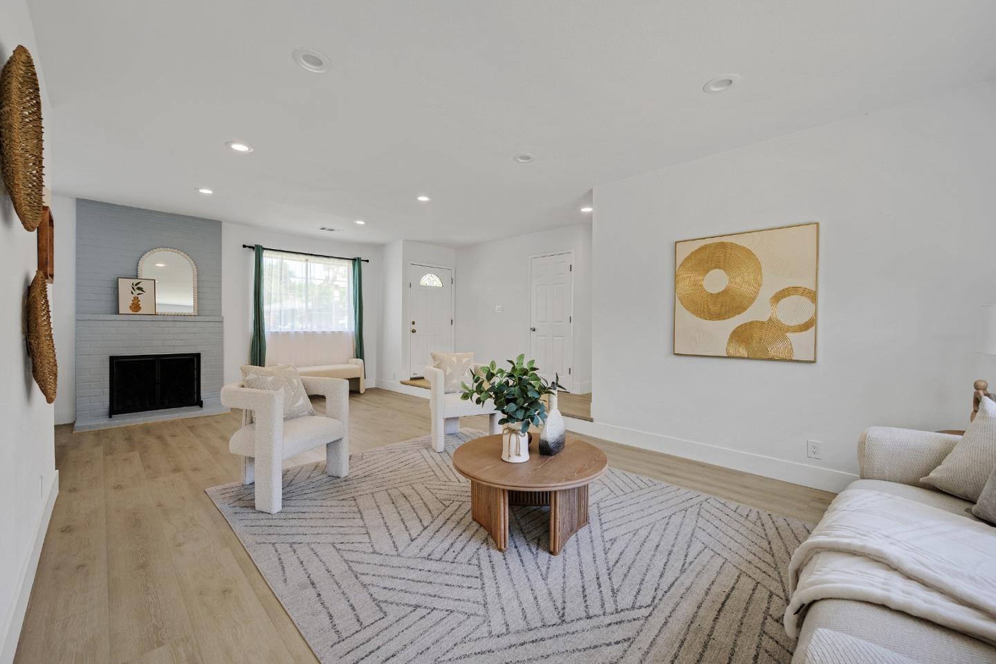 Detail Gallery Image 4 of 32 For 35907 Orleans Dr, Newark,  CA 94560 - 3 Beds | 2 Baths