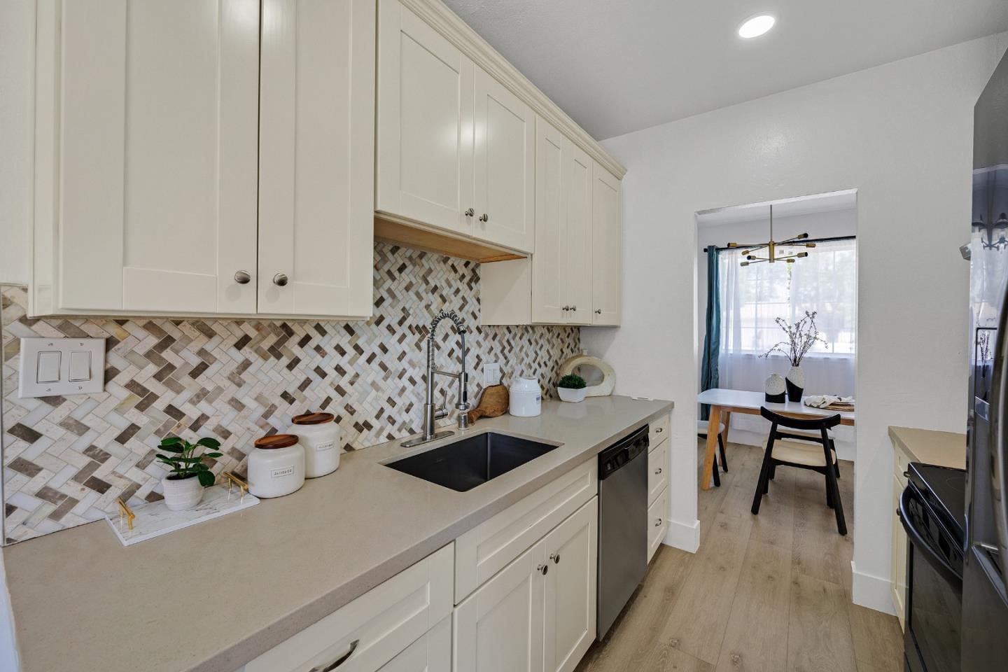 Detail Gallery Image 8 of 32 For 35907 Orleans Dr, Newark,  CA 94560 - 3 Beds | 2 Baths