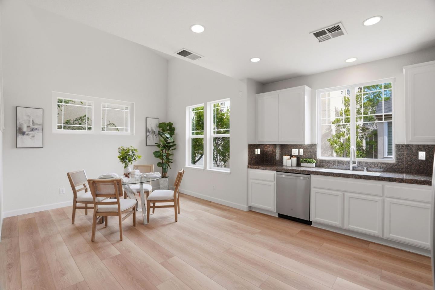 Detail Gallery Image 25 of 52 For 4142 Tobin Cir, Santa Clara,  CA 95054 - 3 Beds | 3/1 Baths