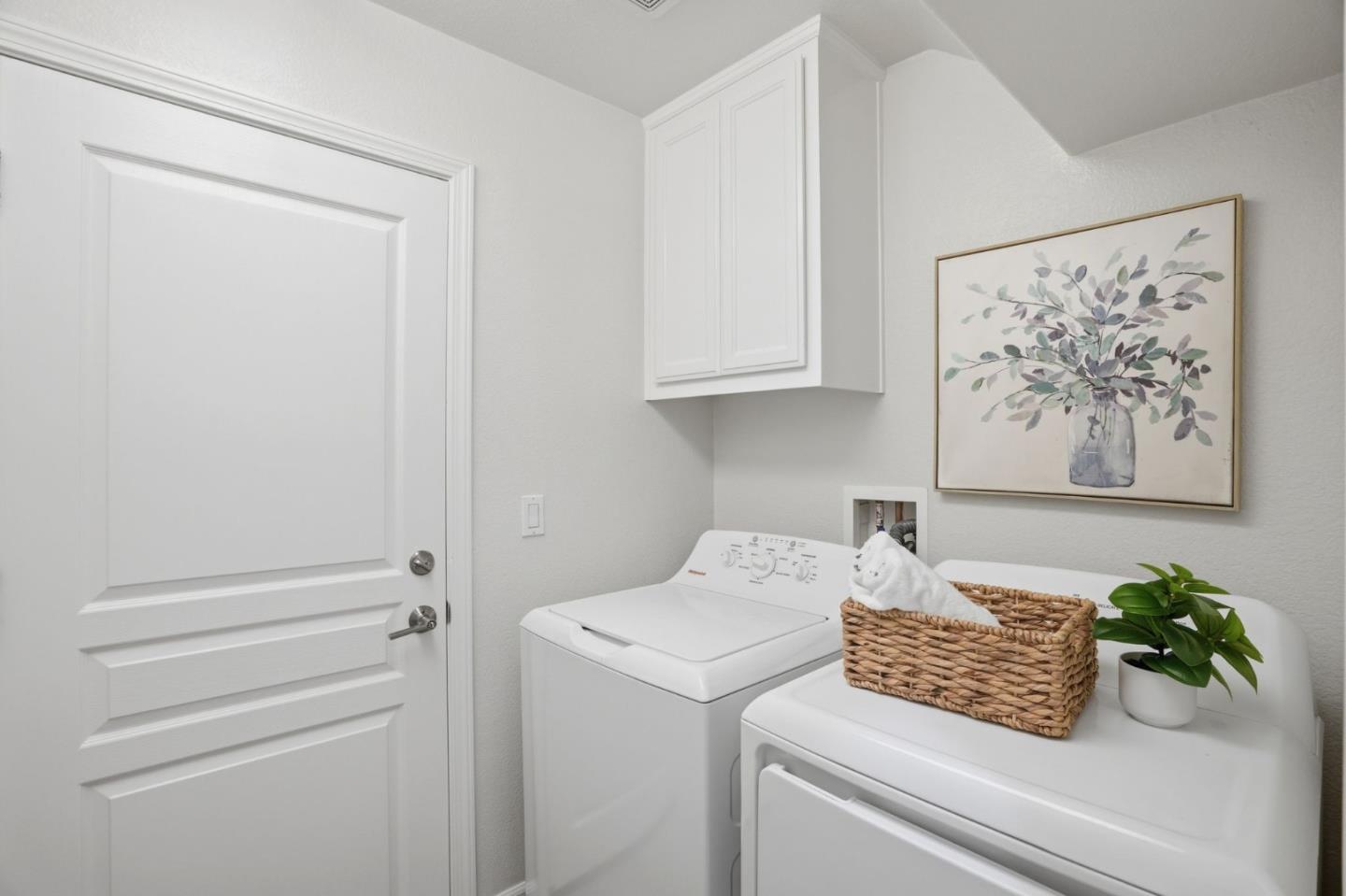 Detail Gallery Image 9 of 52 For 4142 Tobin Cir, Santa Clara,  CA 95054 - 3 Beds | 3/1 Baths