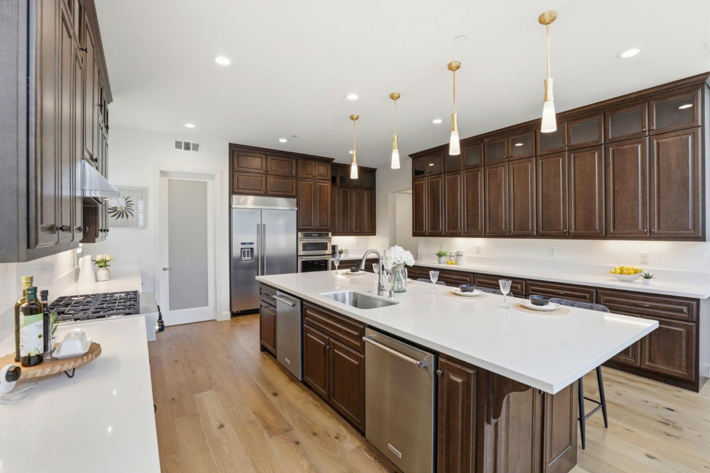 Detail Gallery Image 13 of 101 For 18665 Corte Arcangel, Morgan Hill,  CA 95037 - 5 Beds | 5/1 Baths