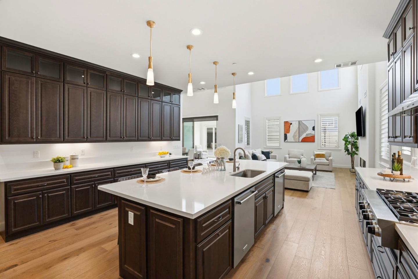 Detail Gallery Image 14 of 101 For 18665 Corte Arcangel, Morgan Hill,  CA 95037 - 5 Beds | 5/1 Baths