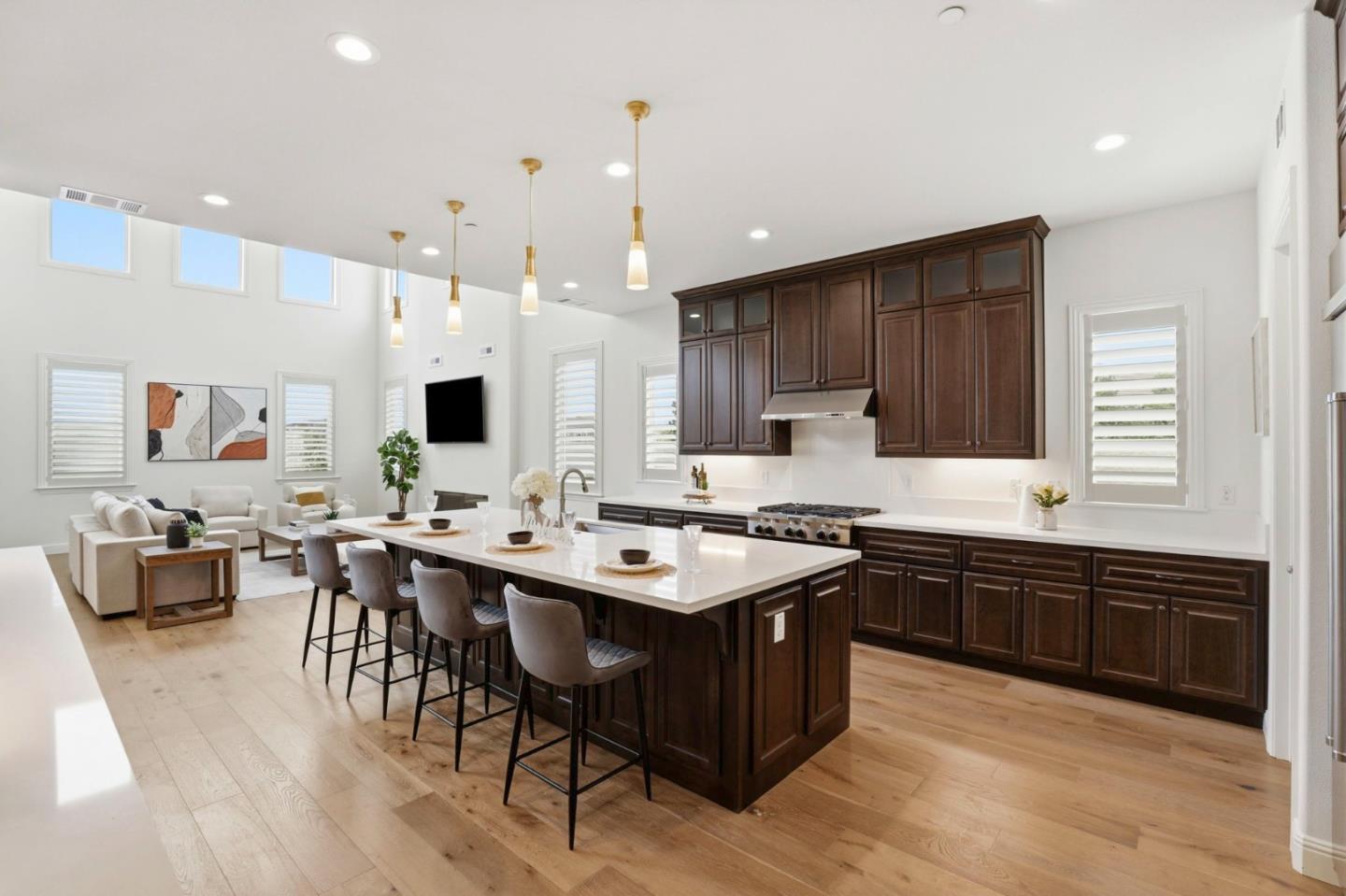 Detail Gallery Image 15 of 101 For 18665 Corte Arcangel, Morgan Hill,  CA 95037 - 5 Beds | 5/1 Baths