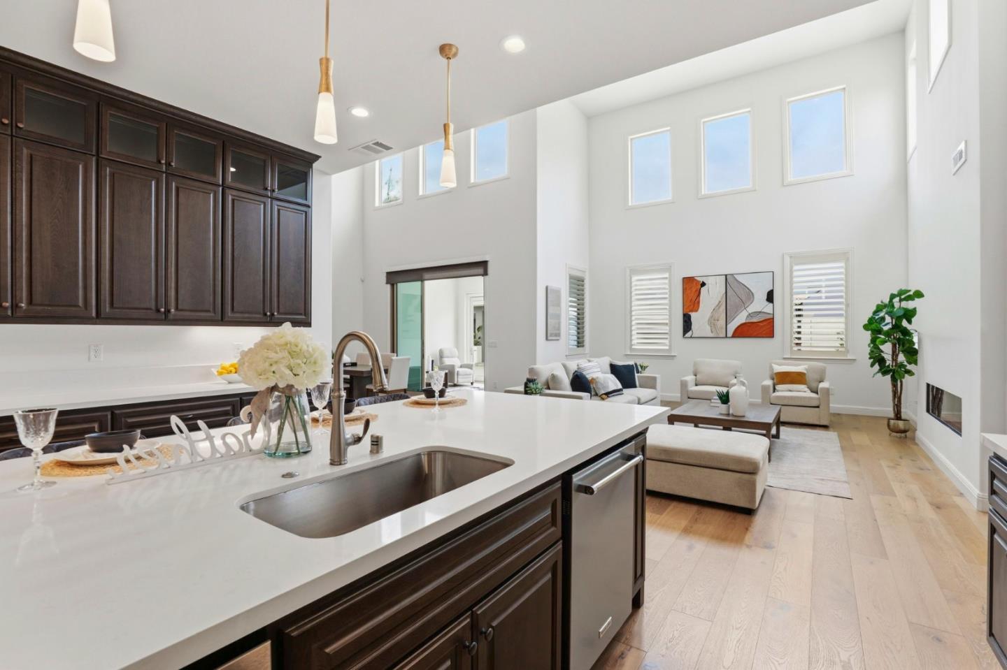 Detail Gallery Image 17 of 101 For 18665 Corte Arcangel, Morgan Hill,  CA 95037 - 5 Beds | 5/1 Baths