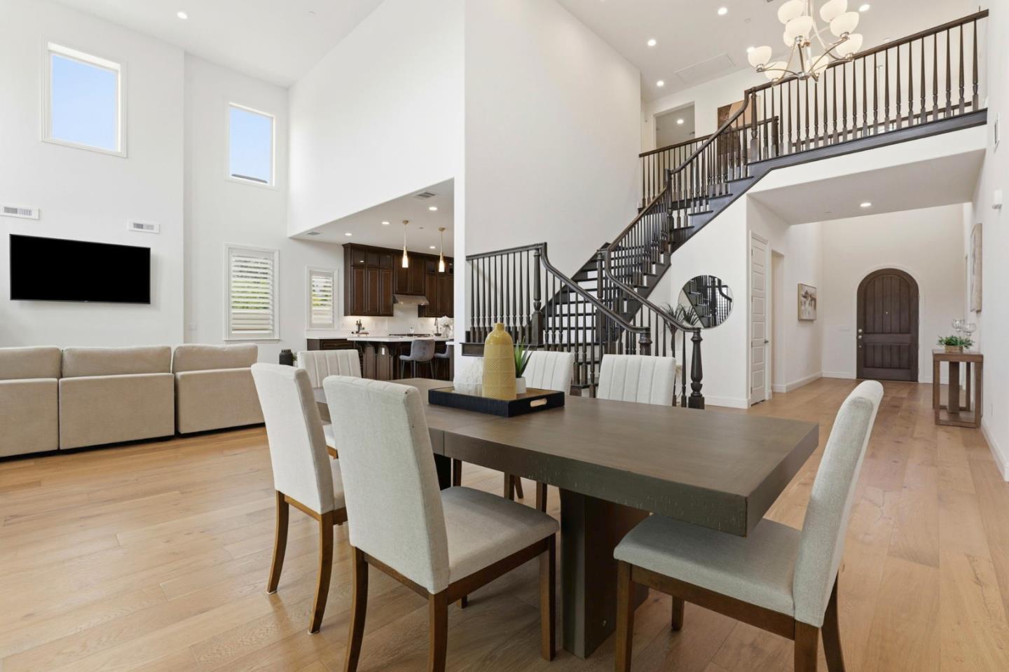 Detail Gallery Image 21 of 101 For 18665 Corte Arcangel, Morgan Hill,  CA 95037 - 5 Beds | 5/1 Baths