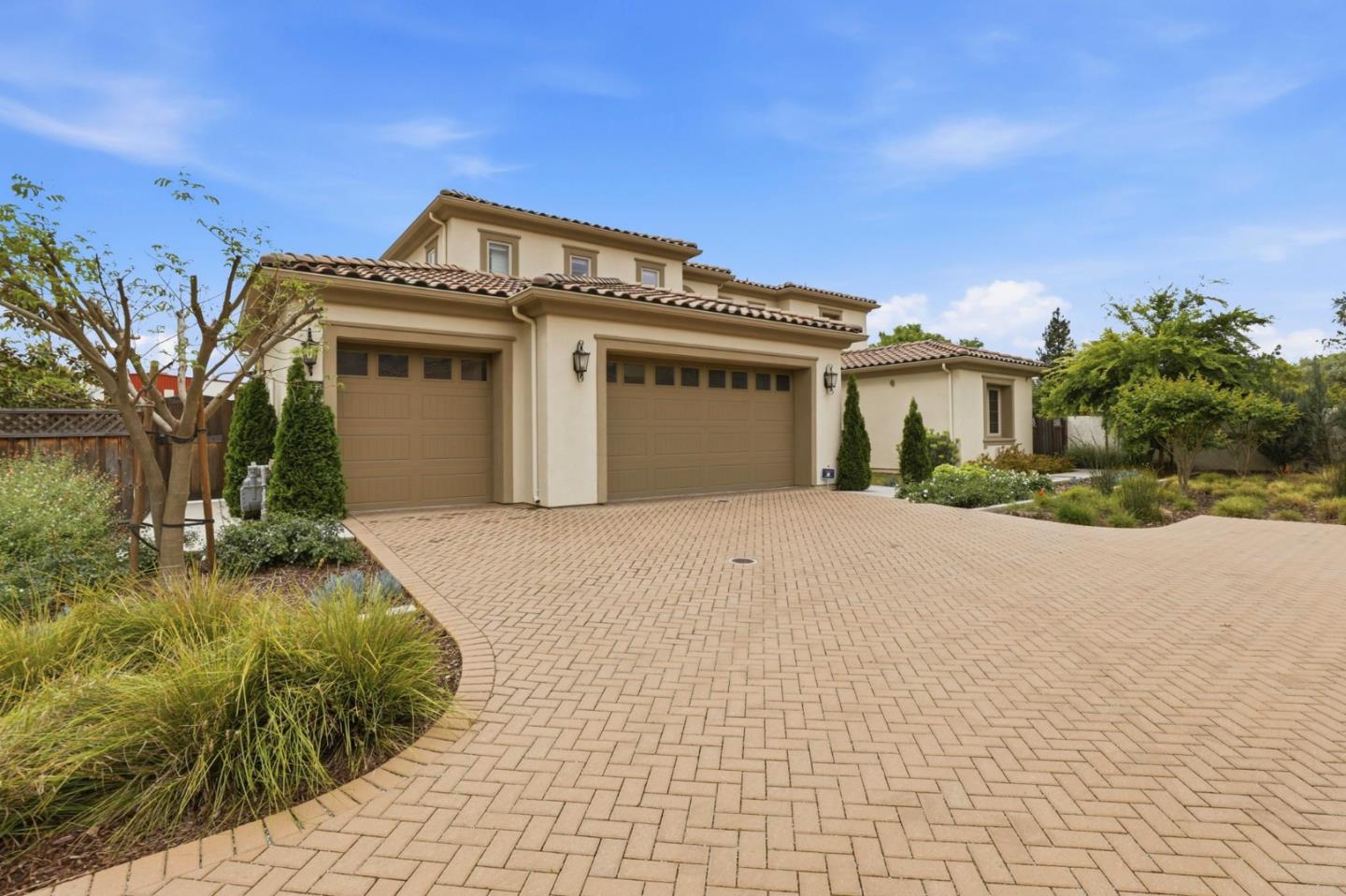 Detail Gallery Image 5 of 101 For 18665 Corte Arcangel, Morgan Hill,  CA 95037 - 5 Beds | 5/1 Baths