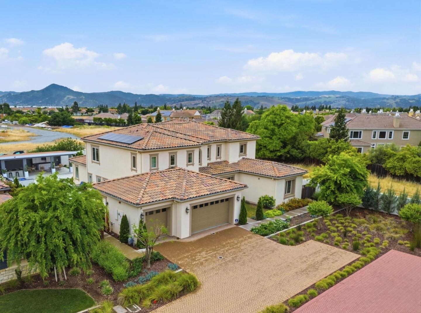 Detail Gallery Image 71 of 101 For 18665 Corte Arcangel, Morgan Hill,  CA 95037 - 5 Beds | 5/1 Baths