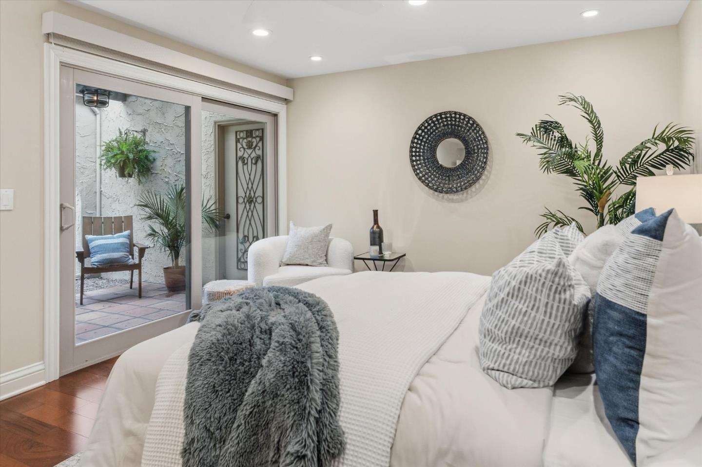 Detail Gallery Image 12 of 26 For 247 Casitas Bulevar, Los Gatos,  CA 95032 - 2 Beds | 2 Baths