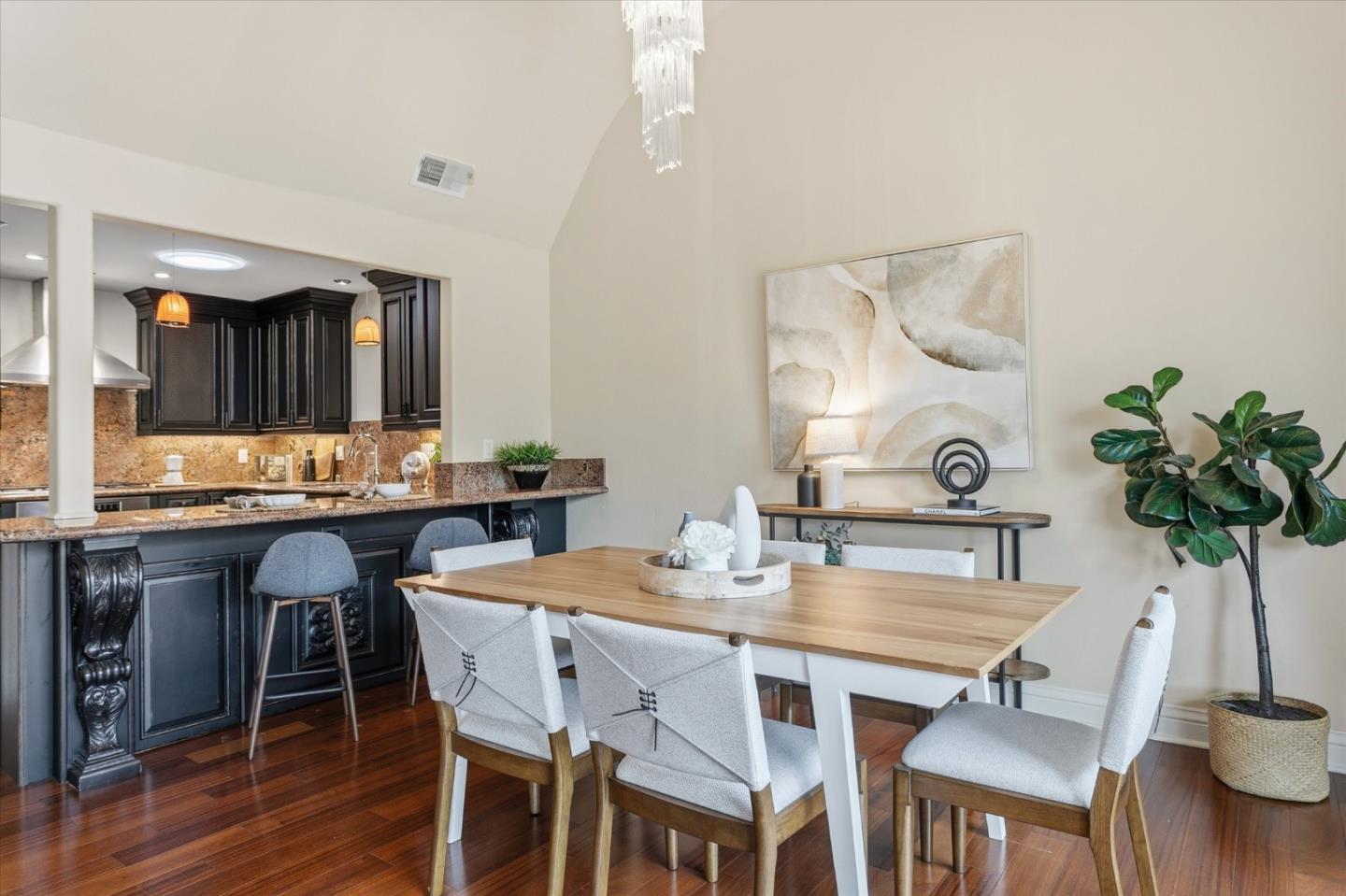 Detail Gallery Image 7 of 26 For 247 Casitas Bulevar, Los Gatos,  CA 95032 - 2 Beds | 2 Baths