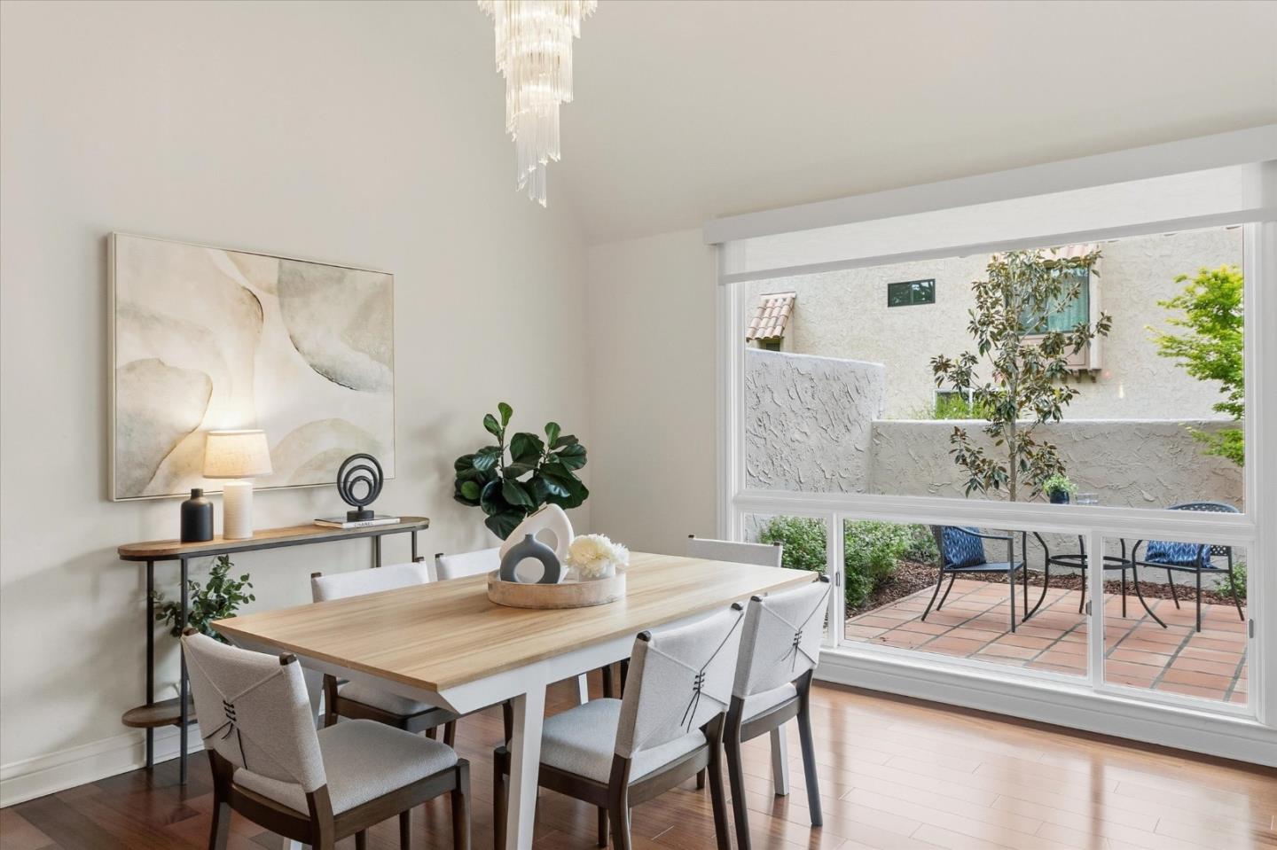 Detail Gallery Image 8 of 26 For 247 Casitas Bulevar, Los Gatos,  CA 95032 - 2 Beds | 2 Baths