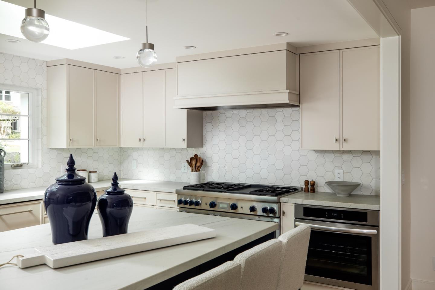 Detail Gallery Image 12 of 34 For 526 Pinecrest Dr, Los Altos,  CA 94024 - 4 Beds | 3 Baths