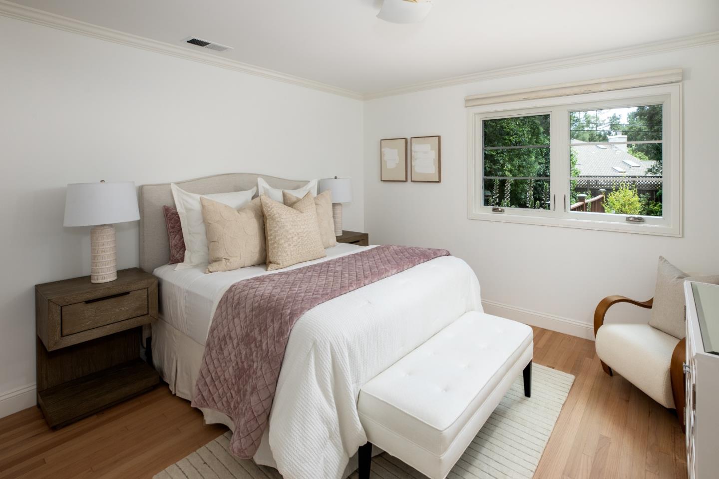 Detail Gallery Image 22 of 34 For 526 Pinecrest Dr, Los Altos,  CA 94024 - 4 Beds | 3 Baths