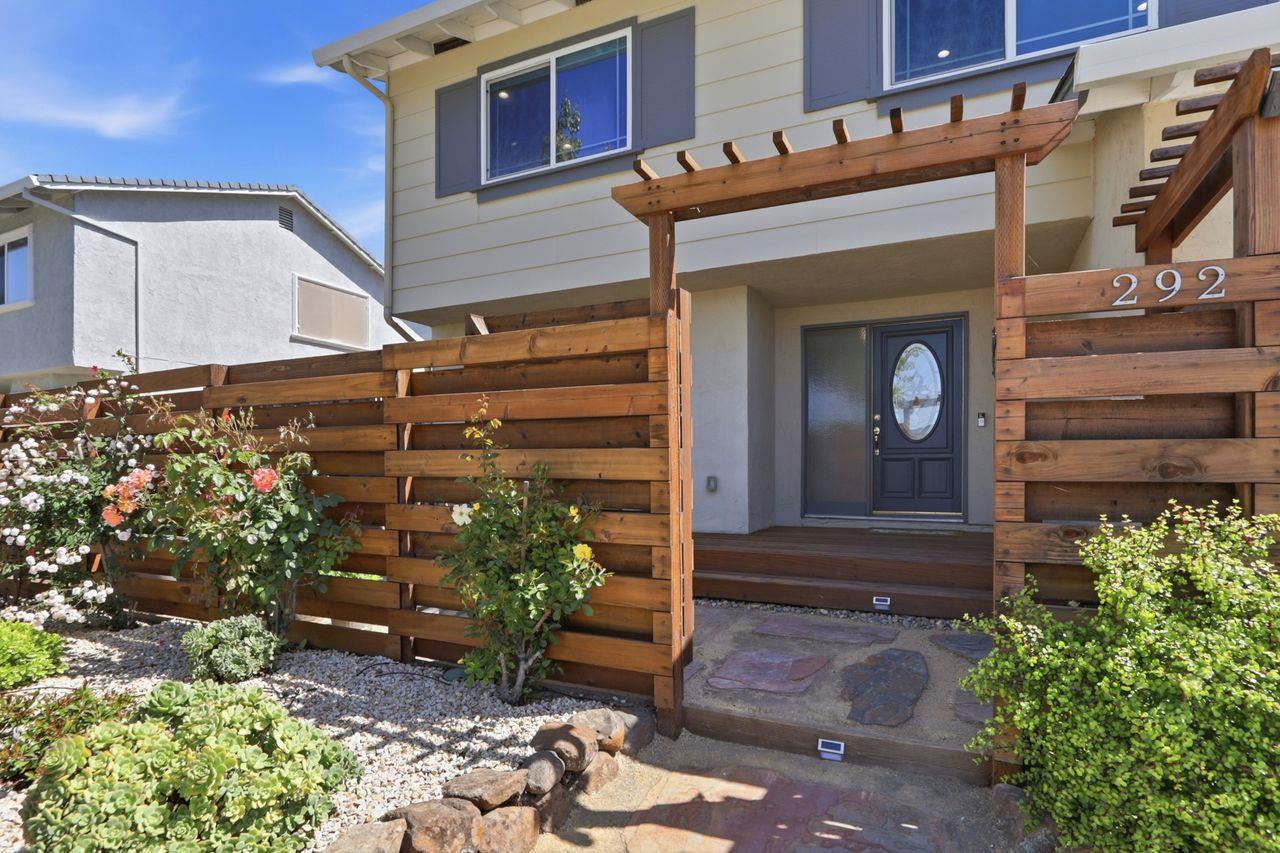 Front Image Thumbnail for ML82042873