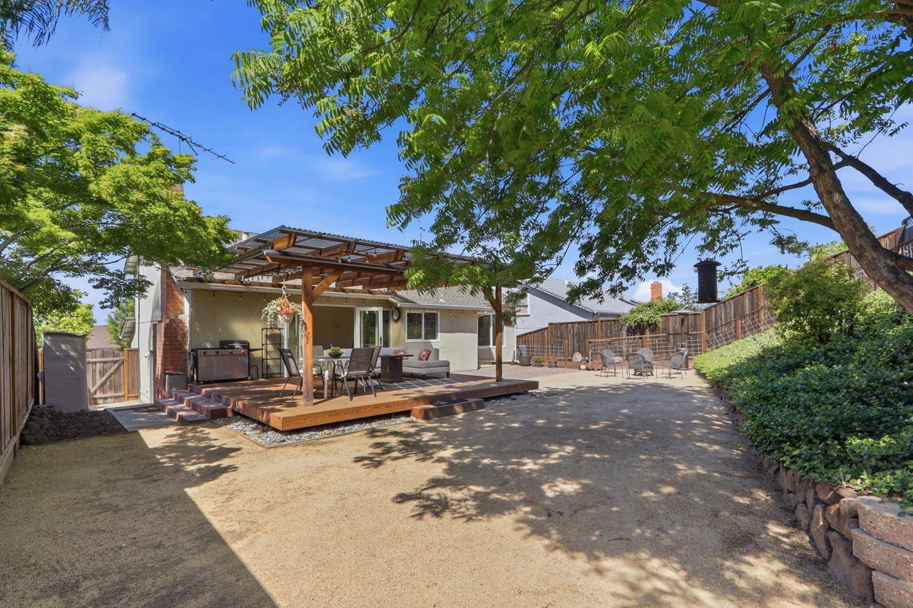 Detail Gallery Image 21 of 36 For 292 Falcato Dr, Milpitas,  CA 95035 - 4 Beds | 3 Baths