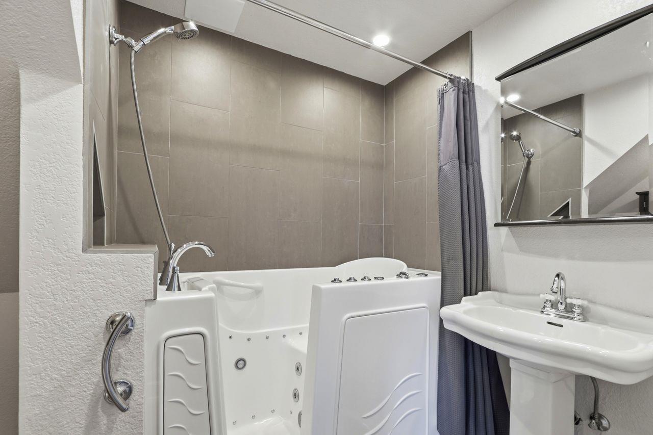 Detail Gallery Image 9 of 36 For 292 Falcato Dr, Milpitas,  CA 95035 - 4 Beds | 3 Baths