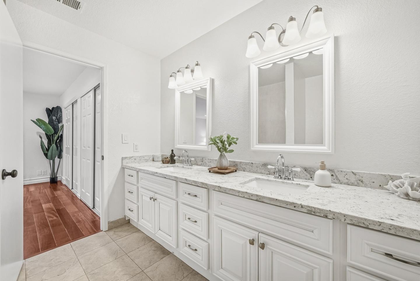 Photo #13: ML82042877 Listing: Photo #13