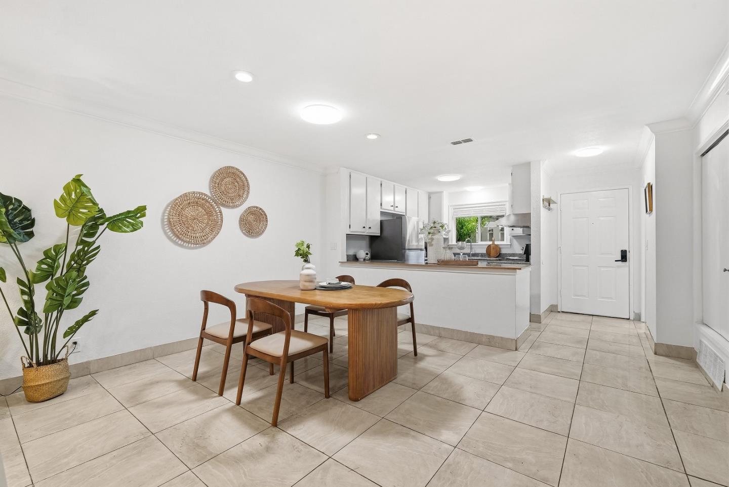 Photo #5: ML82042877 Listing: Photo #5