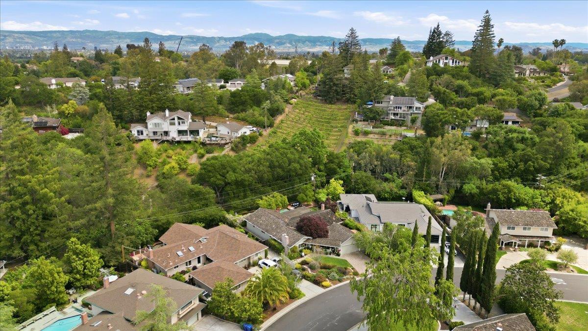 Detail Gallery Image 29 of 44 For 216 Montclair Rd, Los Gatos,  CA 95032 - 4 Beds | 2/1 Baths