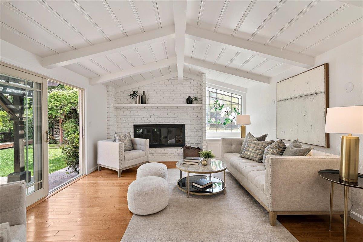 Detail Gallery Image 8 of 44 For 216 Montclair Rd, Los Gatos,  CA 95032 - 4 Beds | 2/1 Baths