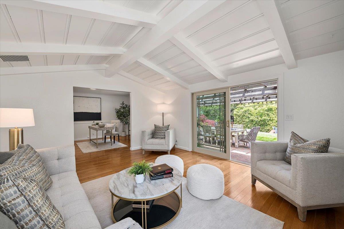 Detail Gallery Image 9 of 44 For 216 Montclair Rd, Los Gatos,  CA 95032 - 4 Beds | 2/1 Baths