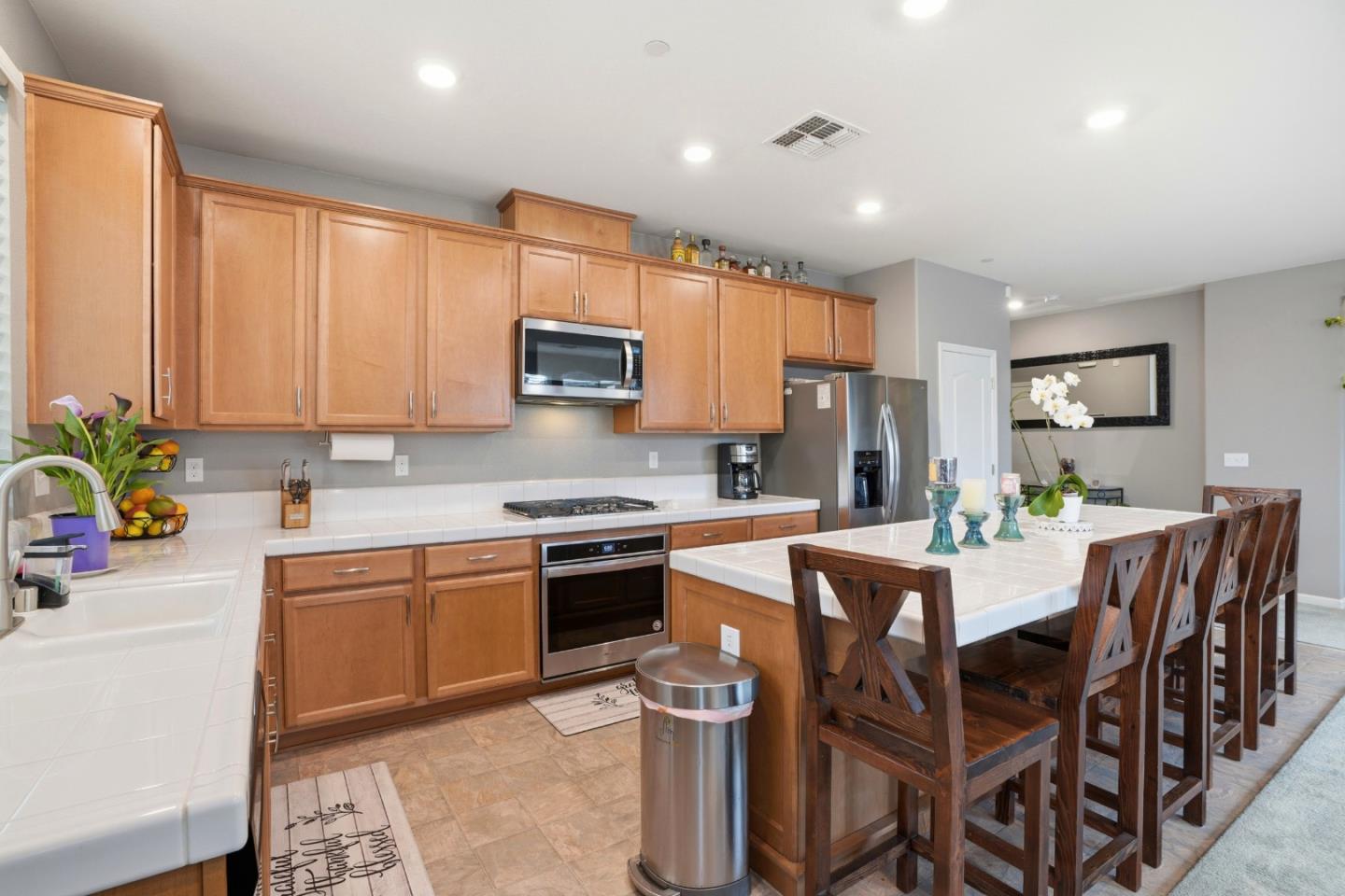 Detail Gallery Image 13 of 29 For 1217 Palermo Ct, Salinas,  CA 93905 - 3 Beds | 2 Baths