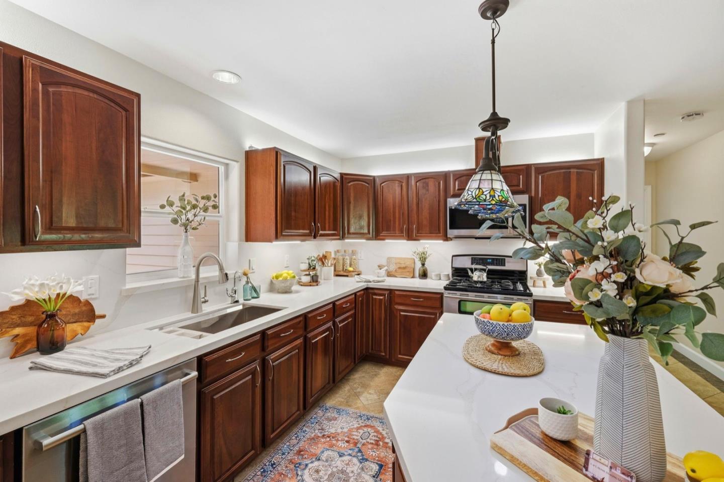 Detail Gallery Image 14 of 67 For 239 W Hilton, Boulder Creek,  CA 95006 - 4 Beds | 3 Baths