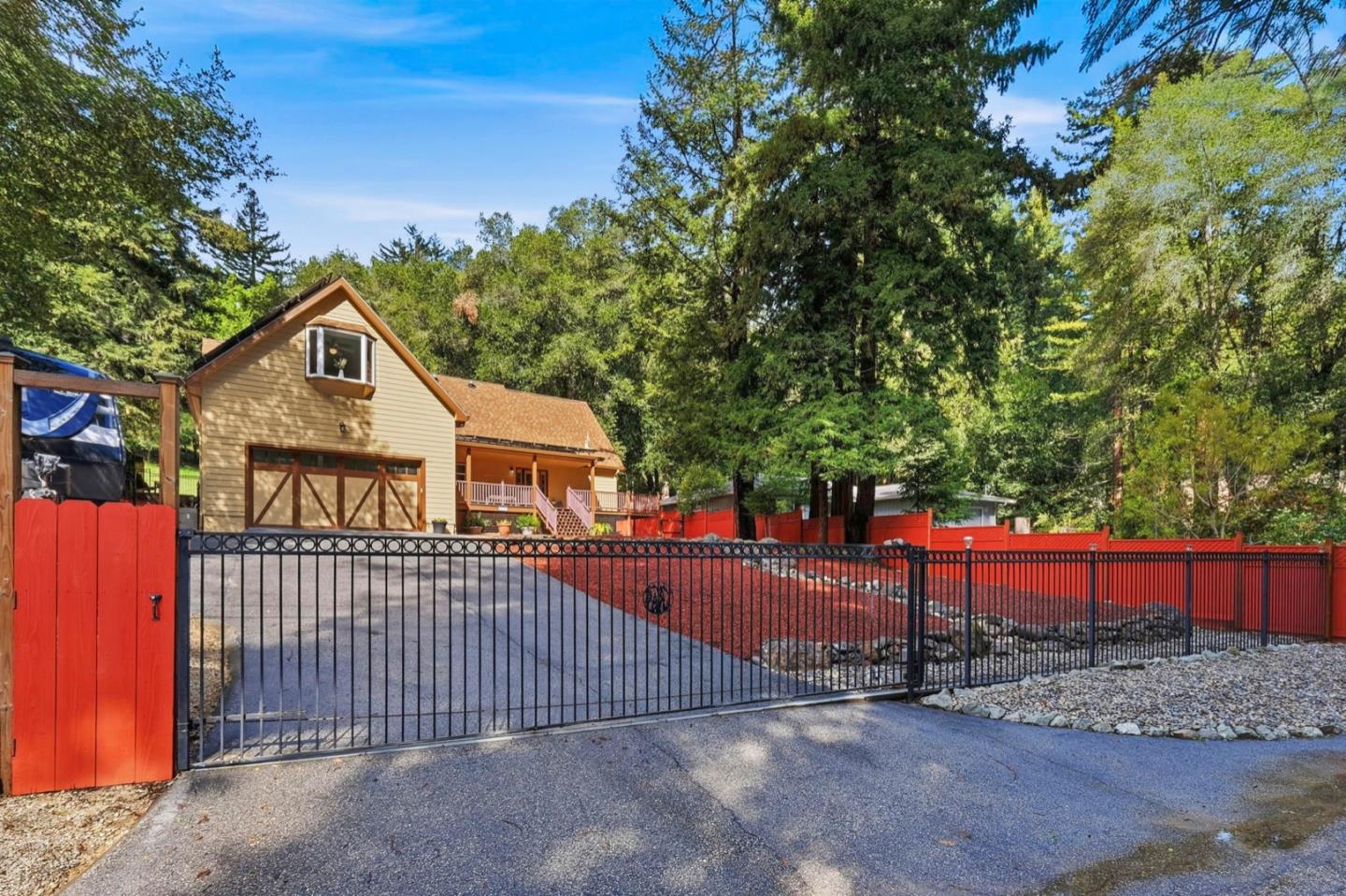 Detail Gallery Image 3 of 67 For 239 W Hilton, Boulder Creek,  CA 95006 - 4 Beds | 3 Baths