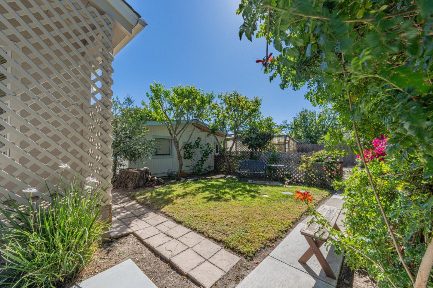 Detail Gallery Image 18 of 37 For 319 Tapadero, Salinas,  CA 93906 - 2 Beds | 2 Baths