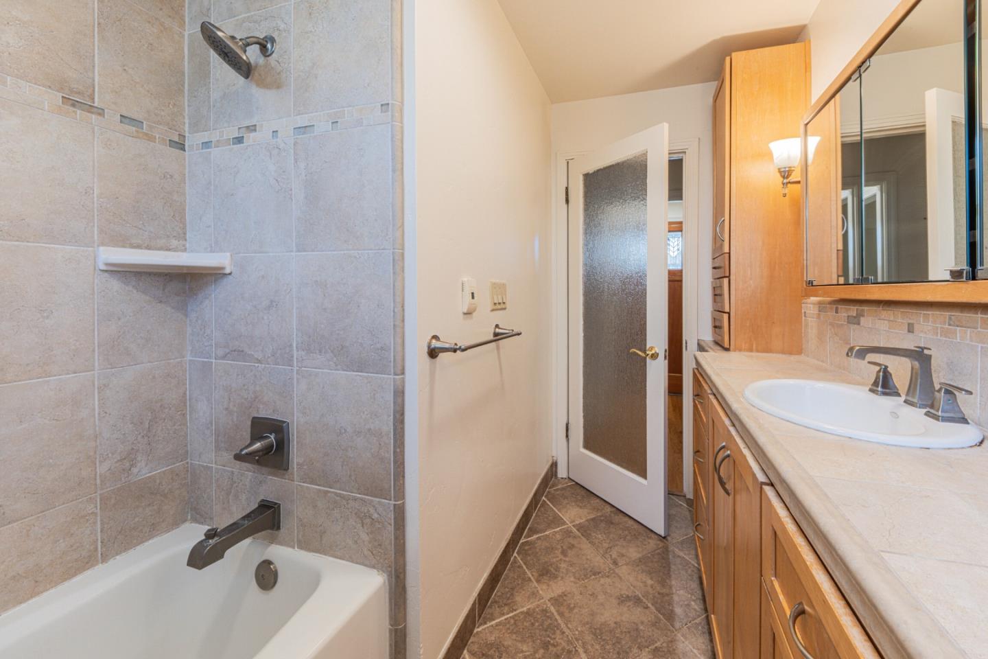 Detail Gallery Image 25 of 37 For 319 Tapadero, Salinas,  CA 93906 - 2 Beds | 2 Baths