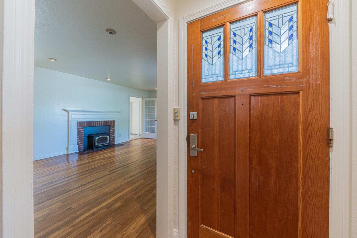 Detail Gallery Image 4 of 37 For 319 Tapadero, Salinas,  CA 93906 - 2 Beds | 2 Baths