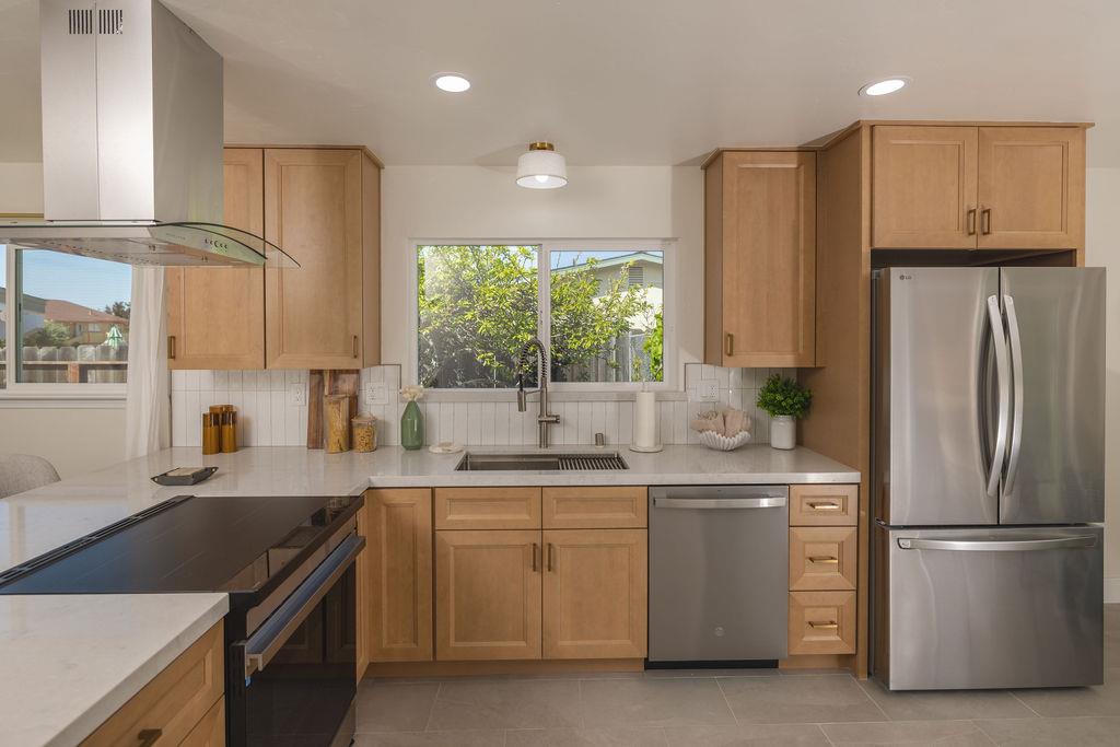 Detail Gallery Image 4 of 33 For 1460 Mescal St, Seaside,  CA 93955 - 3 Beds | 2 Baths