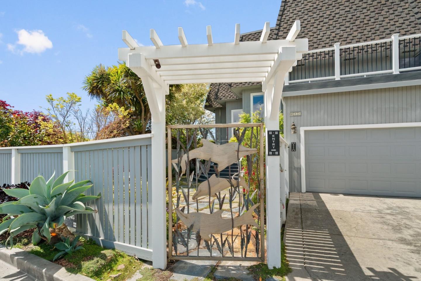 Detail Gallery Image 9 of 57 For 523 Middlefield Dr, Aptos,  CA 95003 - 3 Beds | 2/1 Baths