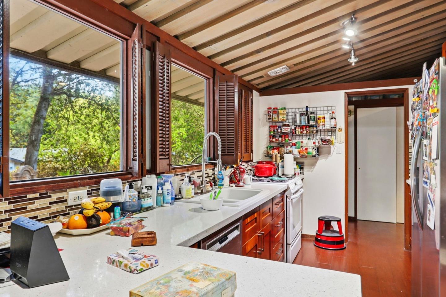 Detail Gallery Image 13 of 29 For 18600 Montpere Way, Saratoga,  CA 95070 - 3 Beds | 1/1 Baths