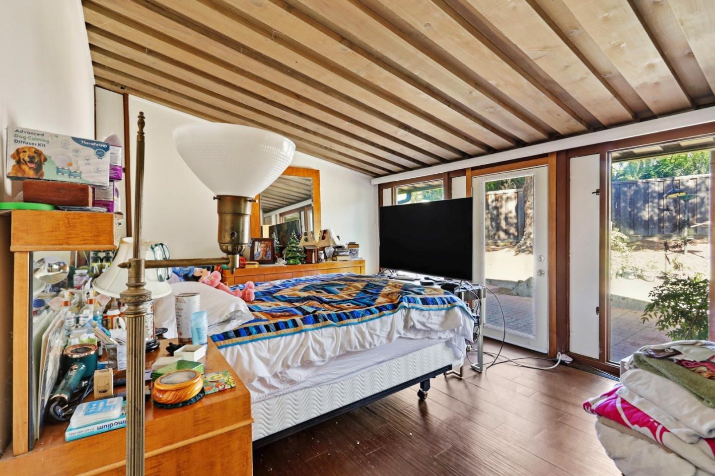 Detail Gallery Image 15 of 29 For 18600 Montpere Way, Saratoga,  CA 95070 - 3 Beds | 1/1 Baths