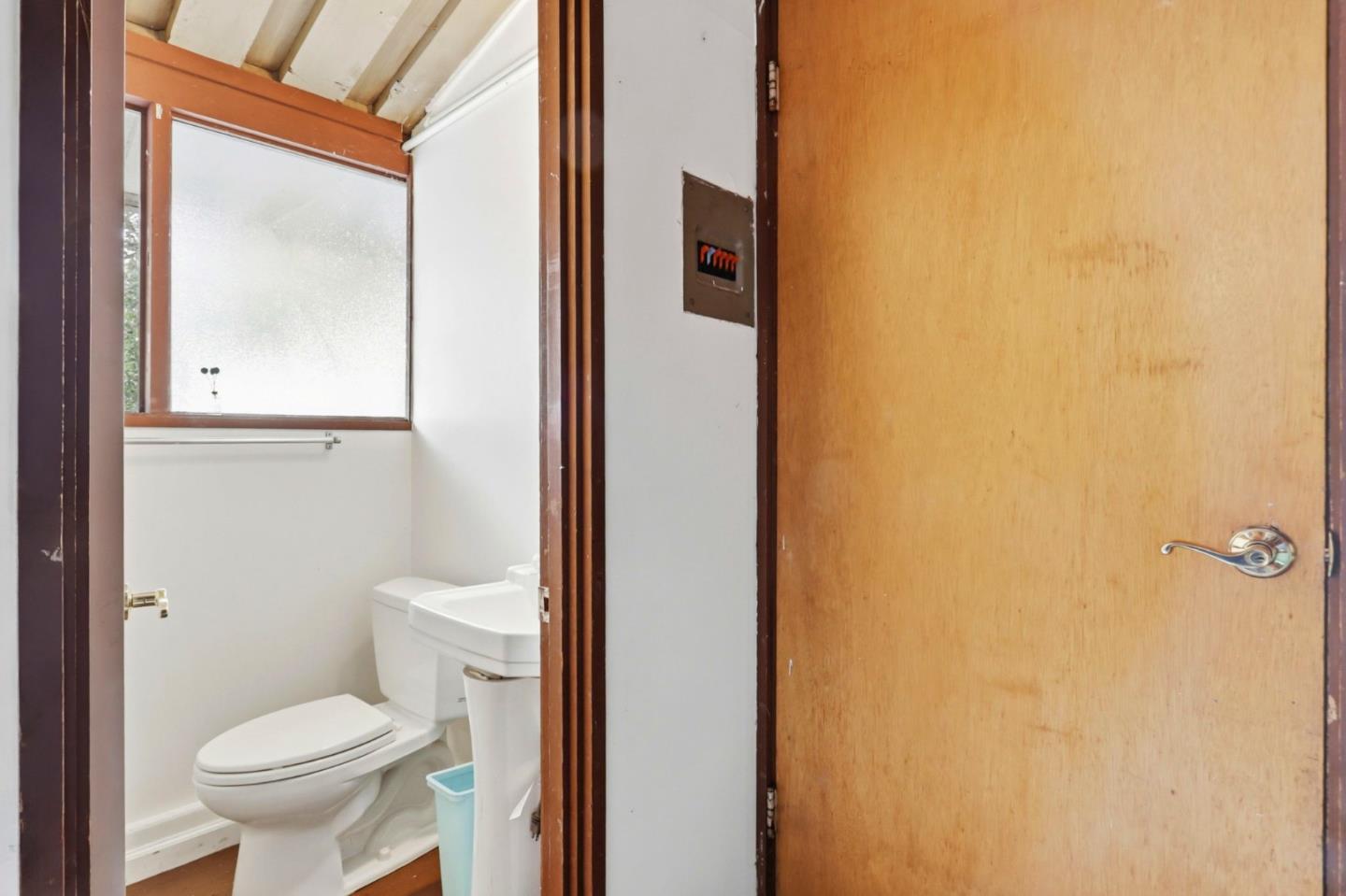 Detail Gallery Image 21 of 29 For 18600 Montpere Way, Saratoga,  CA 95070 - 3 Beds | 1/1 Baths