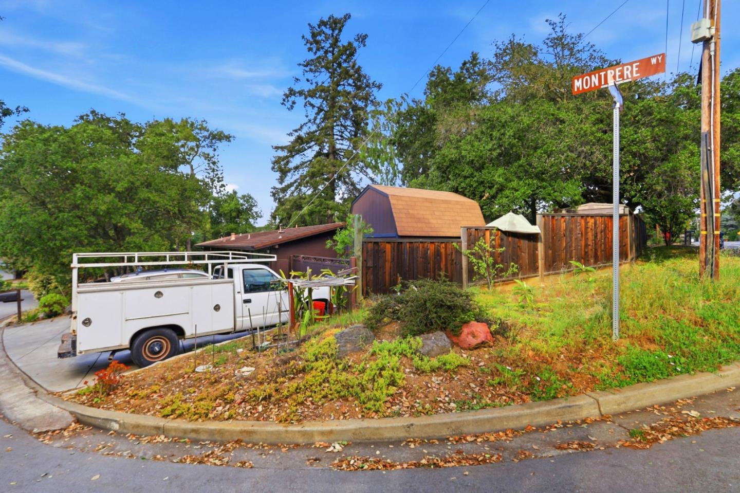 Detail Gallery Image 3 of 29 For 18600 Montpere Way, Saratoga,  CA 95070 - 3 Beds | 1/1 Baths