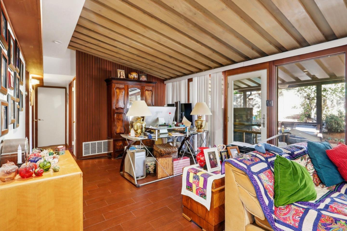 Detail Gallery Image 7 of 29 For 18600 Montpere Way, Saratoga,  CA 95070 - 3 Beds | 1/1 Baths