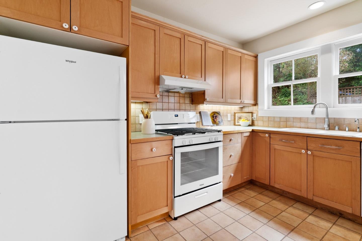 Detail Gallery Image 12 of 41 For 2900 S Main St, Soquel,  CA 95073 - 3 Beds | 2 Baths