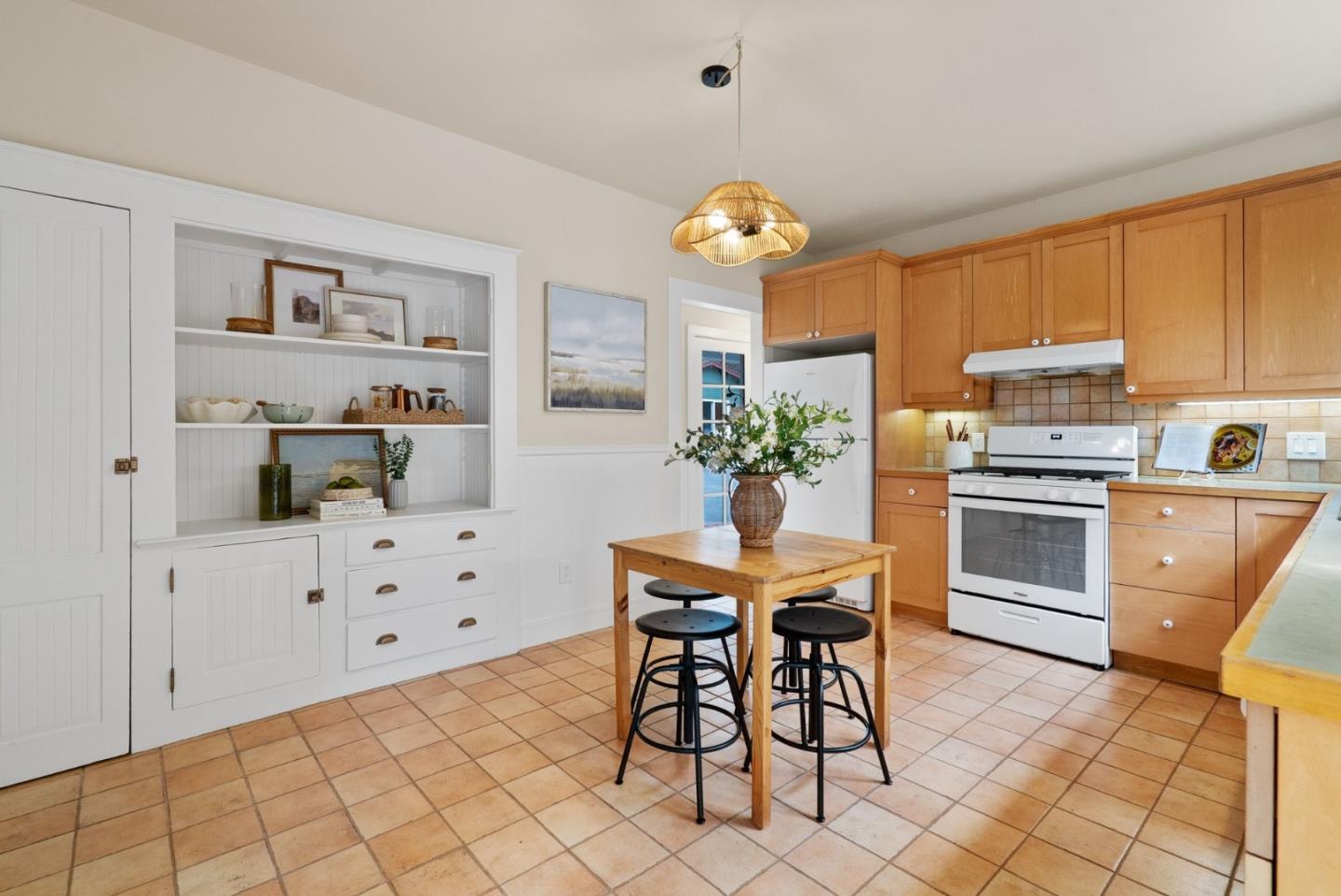 Detail Gallery Image 8 of 41 For 2900 S Main St, Soquel,  CA 95073 - 3 Beds | 2 Baths